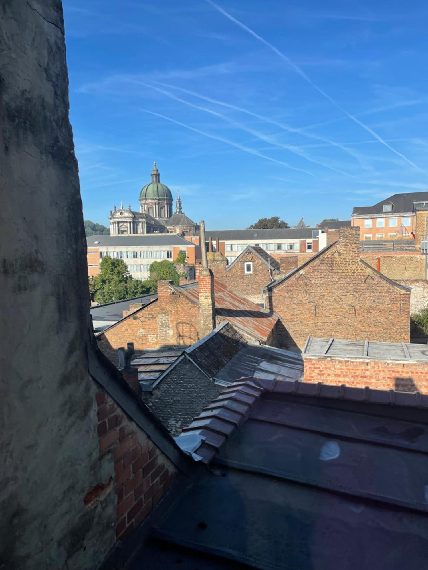 Le 25, Duplex Elegant Au Coeur Du Pietonnier Historique Lejlighed Namur Eksteriør billede